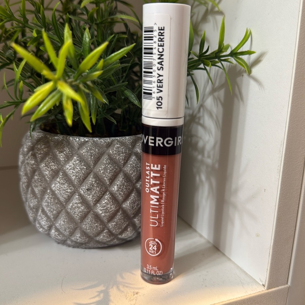 COVERGIRL Red Lipstick Ultimatte Collection